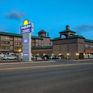Days By Wyndham South Hotel YYC